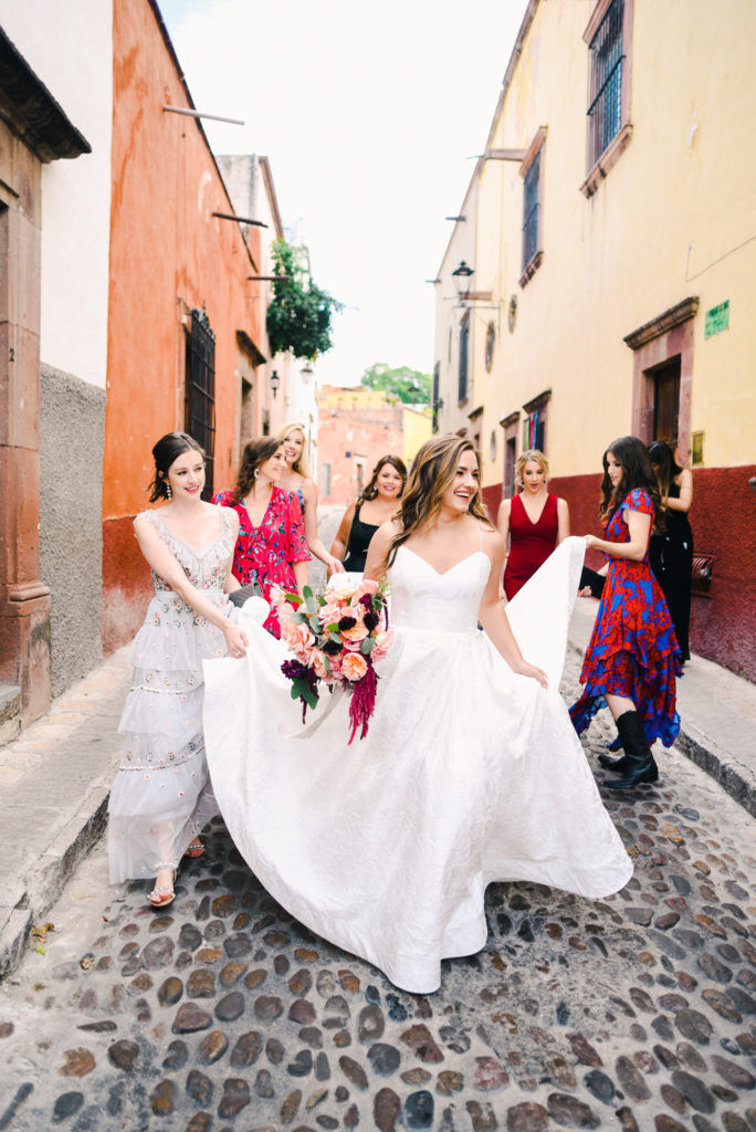 bridesmaids in san Miguel de Allende