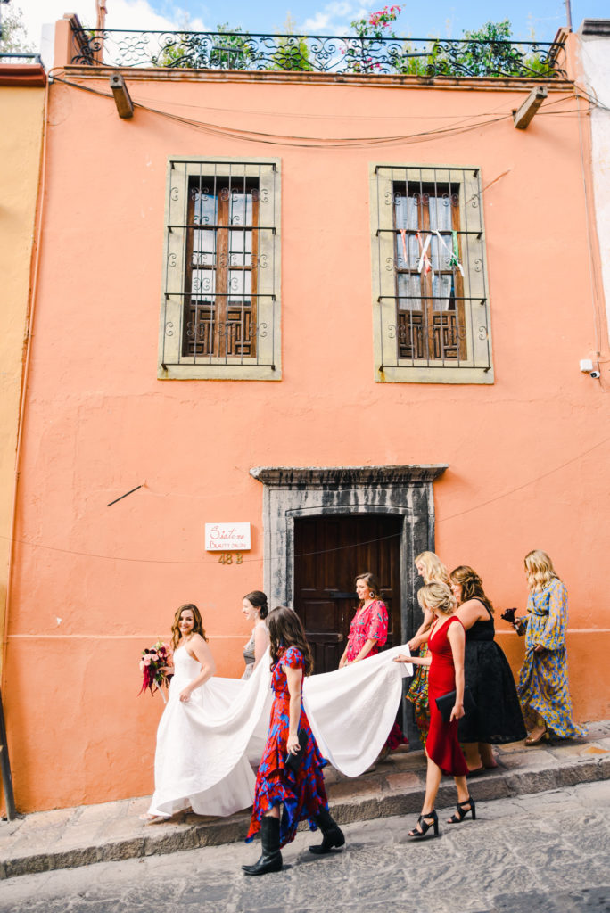 bridesmaids in san Miguel de Allende