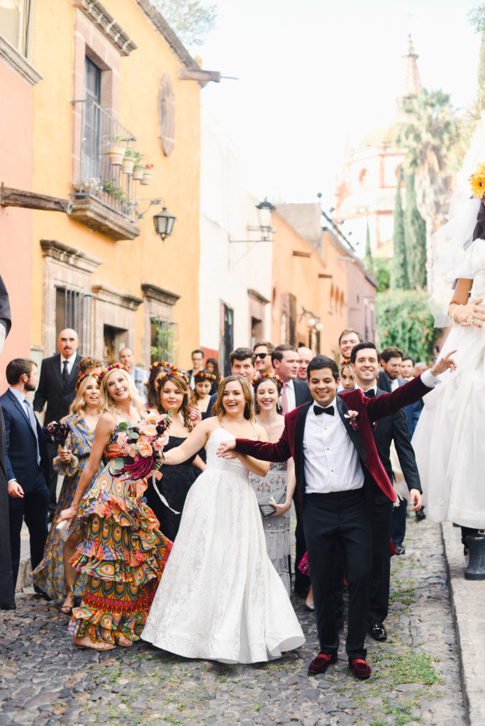 callejonada wedding parade in san Miguel
