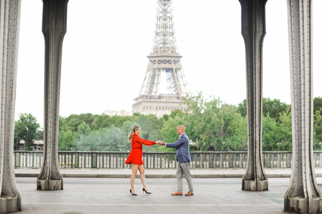 Eiffel tower honeymoon photographer